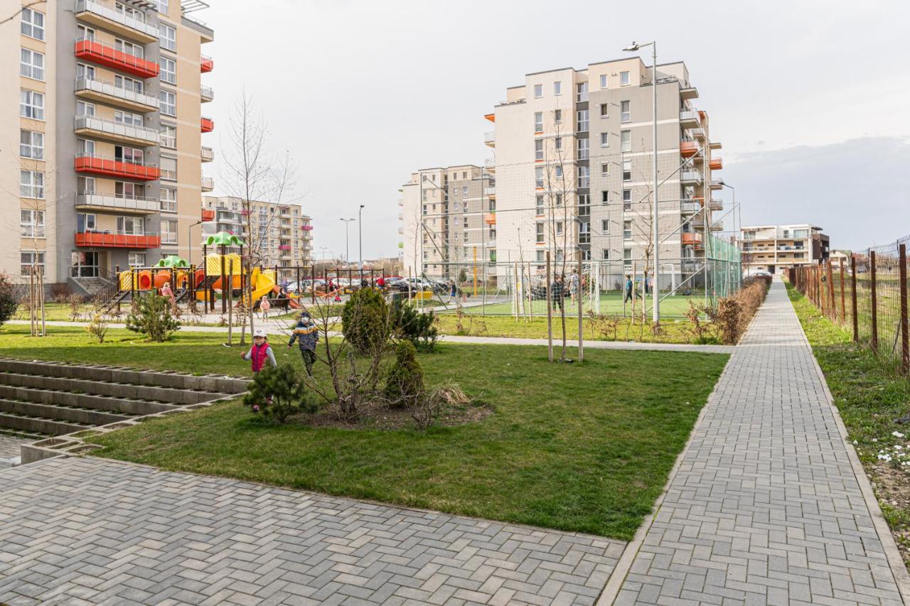 Apartamento Apartament Belles Roses Braşov Exterior foto