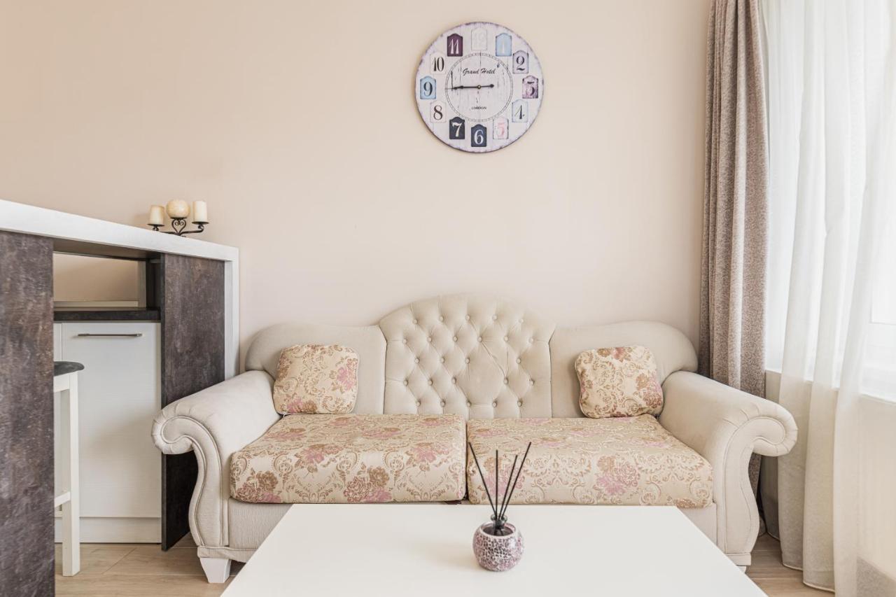 Apartamento Apartament Belles Roses Braşov Exterior foto